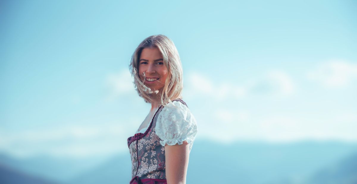 How to Design Your Own Custom Dirndl